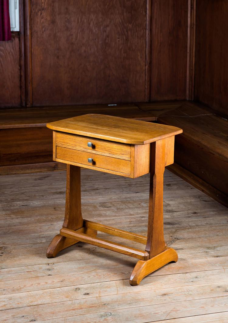Bild 1 zu Objekt, 'II' sewing table, 1904-06, Richard Riemerschmid, Dresdener Werkst&auml;tten, Hellerau, 123 867