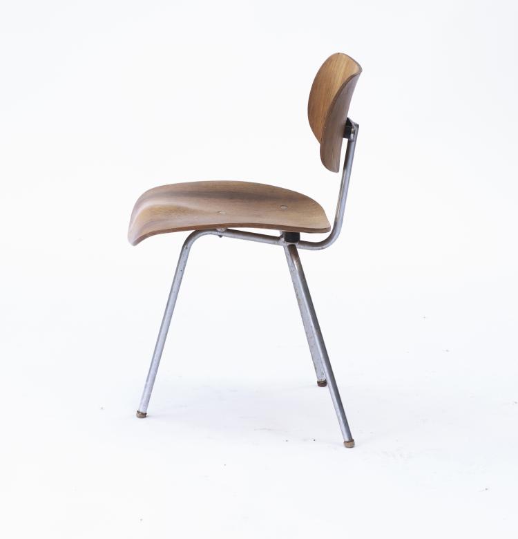 Bild 1 zu Objekt, 'SE 69' three-legged chair, 1952 , Egon Eiermann, Wilde & Spieth, Esslingen, 139A 109