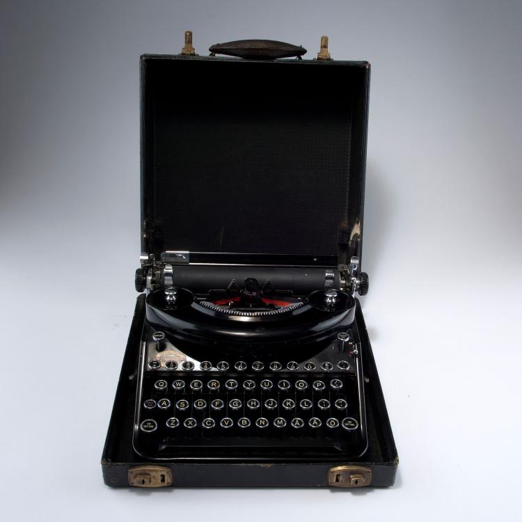 Bild 5 zu Objekt, Schreibmaschine 'Underwood Noiseless Portable', 1920/30er Jahre, Underwood, John T. , New York, 122C 8