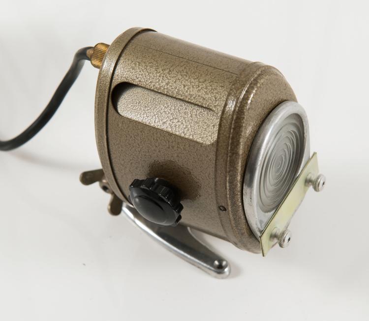 Bild 1 zu Objekt, Sechs Scheinwerfer und Zubeh&ouml;r, um 1950, Cremer, Paris, 122C 134