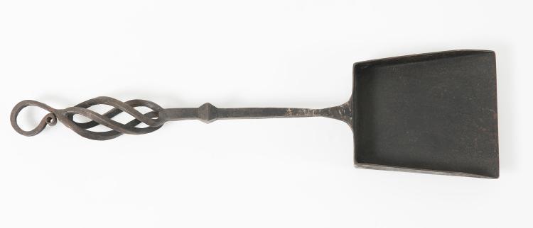 Bild 3 zu Objekt, Kaminset mit Kaminrost, 1950er Jahre, Vereinigte Werkst&auml;tten, M&uuml;nchen, 122C 71