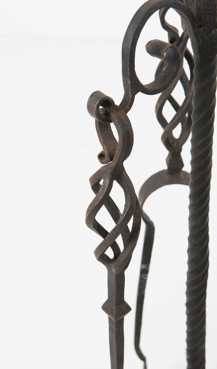 Bild 6 zu Objekt, Kaminset mit Kaminrost, 1950er Jahre, Vereinigte Werkst&auml;tten, M&uuml;nchen, 122C 71