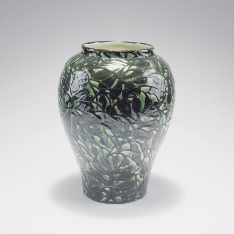 Hauptbild zu Objekt, Vase (Leaves), 1921-23, Max Laeuger, Karlsruhe, Majolikamanufaktur, 123 698