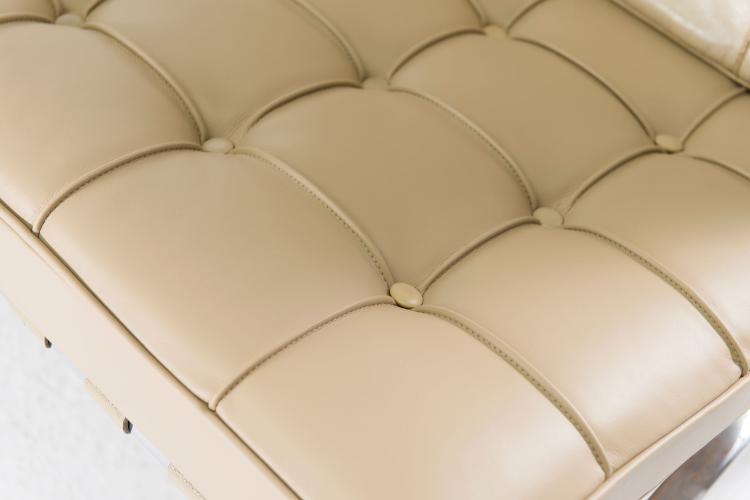 Bild 2 zu Objekt, Two 'Barcelona' easy chairs, 1929, Ludwig Mies van der Rohe, Knoll International, New York, 122C 16