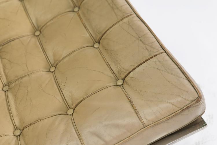 Bild 4 zu Objekt, Two 'Barcelona' easy chairs, 1929, Ludwig Mies van der Rohe, Knoll International, New York, 122C 16