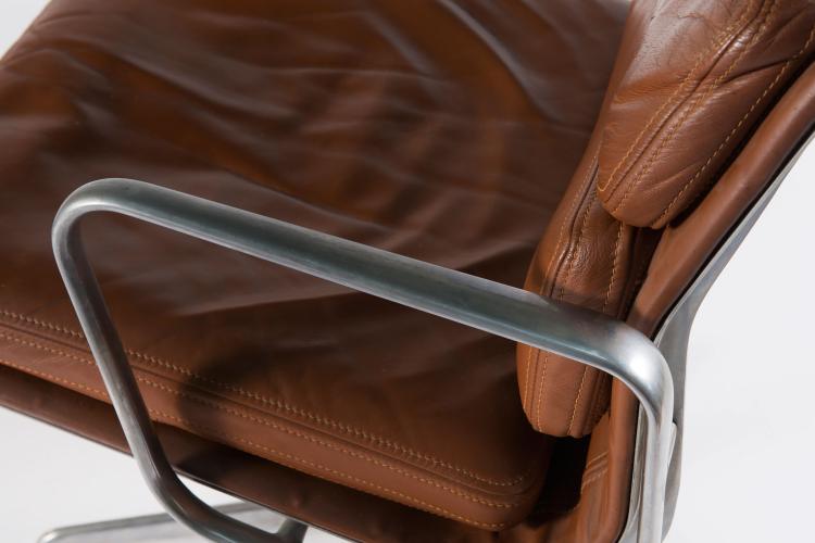 Bild 6 zu Objekt, Two 'Soft pad' armchairs, 1969, ICF, Cadsana; Miller, Herman, Zeeland, 122C 190