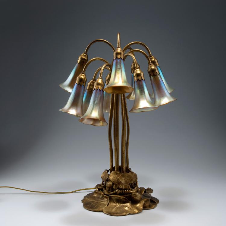 Bild 1 zu Objekt, Ten-light 'Lily Pond' table light, c1910, Tiffany Studios, New York, 123 536