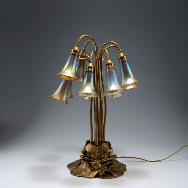 Bild 2 zu Objekt, Ten-light 'Lily Pond' table light, c1910, Tiffany Studios, New York, 123 536