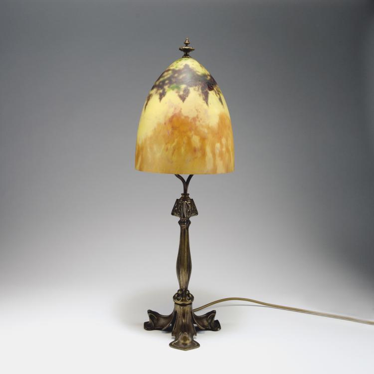 Hauptbild zu Objekt, Table light with base by Louis Majorelle, c1905, Daum Fr&egrave;res, Nancy, 123 199