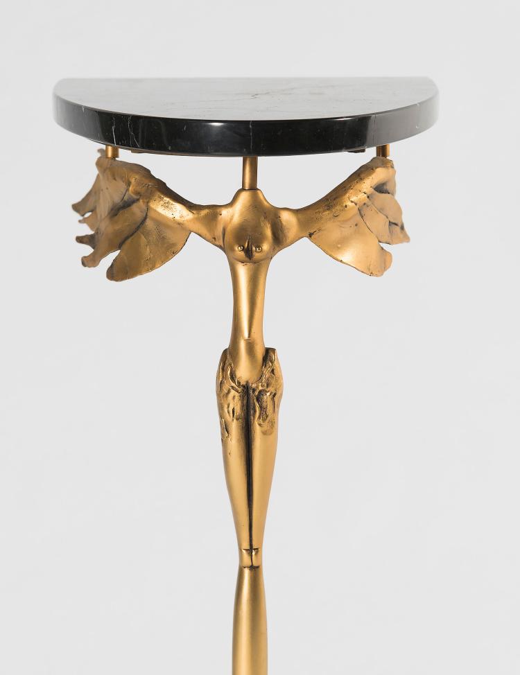 Bild 1 zu Objekt, Beistelltisch mit Niken-Standfu&szlig;, 1979, Paul Wunderlich, 124B 179
