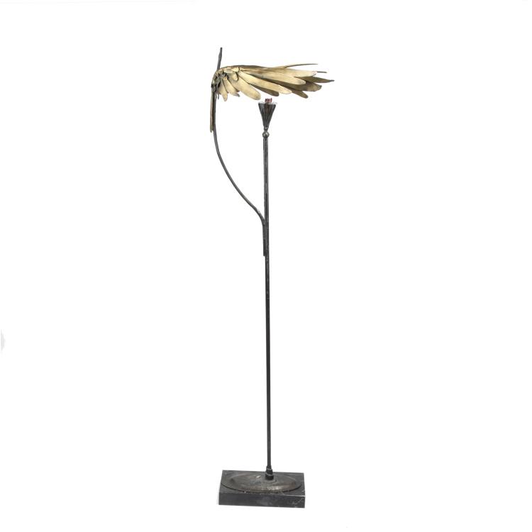 Hauptbild zu Objekt, Gefl&uuml;gelter Bodenkerzenleuchter, 1970er Jahre, Paul Wunderlich, 124B 177