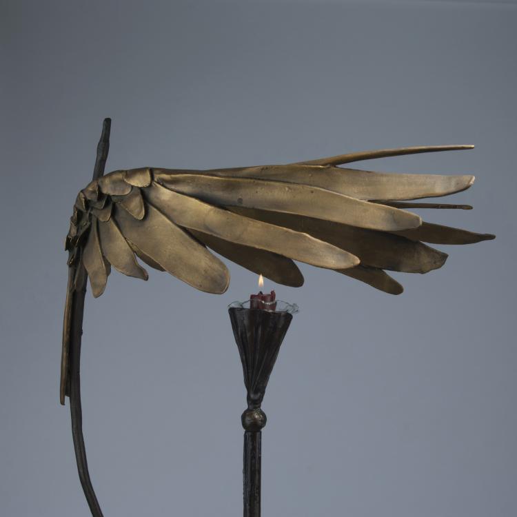Bild 1 zu Objekt, Gefl&uuml;gelter Bodenkerzenleuchter, 1970er Jahre, Paul Wunderlich, 124B 177