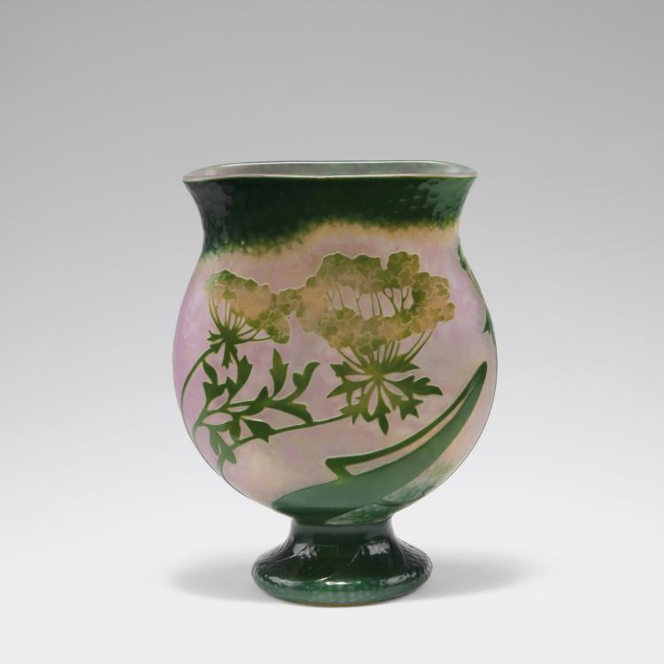 Hauptbild zu Objekt, 'Grande berce des pr&eacute;s' martel&eacute; vase, c1898, Daum Fr&egrave;res, Nancy, 123 14