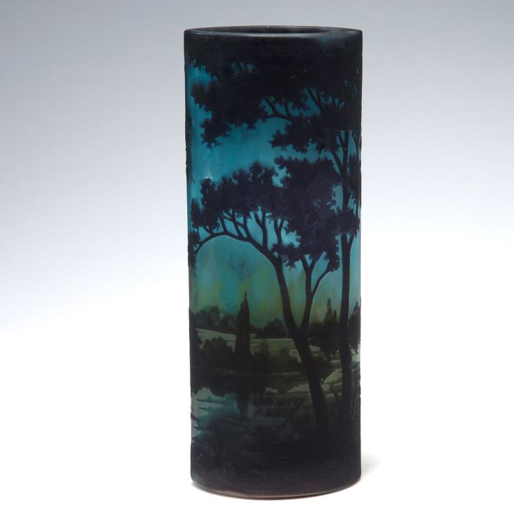 Bild 1 zu Objekt, 'Paysage lacustre' vase, c1910, Daum Fr&egrave;res, Nancy, 123 34