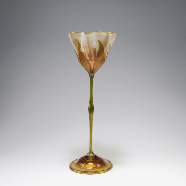 Hauptbild zu Objekt, Tall flower goblet, 1902, Tiffany, L. C., New York, 123 137