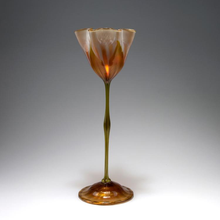 Bild 1 zu Objekt, Tall flower goblet, 1902, Tiffany, L. C., New York, 123 137