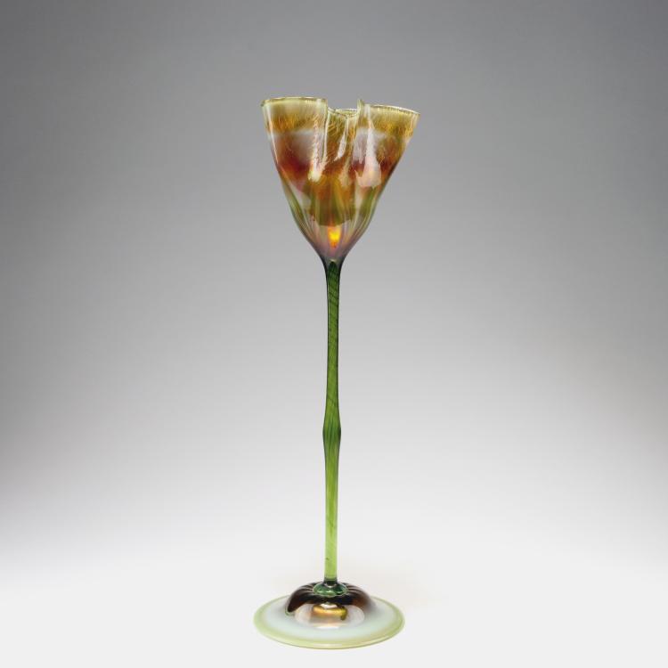Hauptbild zu Objekt, Tall flower goblet, 1905, Tiffany, L. C., New York, 123 138