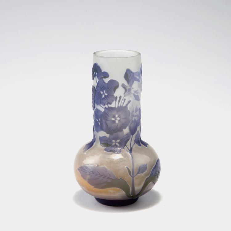 Hauptbild zu Objekt, Vase with hydrangea, 1906-14, Gall&eacute;, Emile, Nancy, 123 89