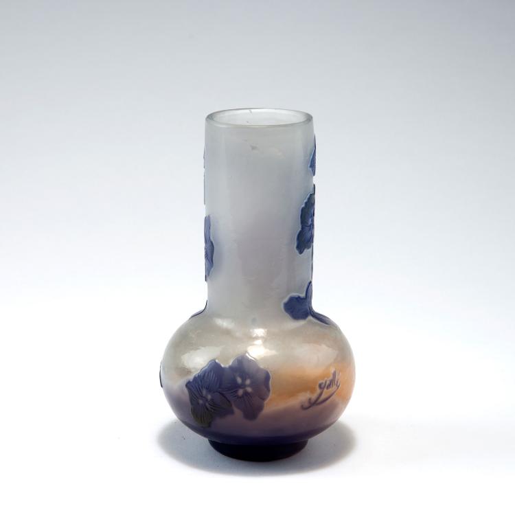 Bild 1 zu Objekt, Vase with hydrangea, 1906-14, Gall&eacute;, Emile, Nancy, 123 89