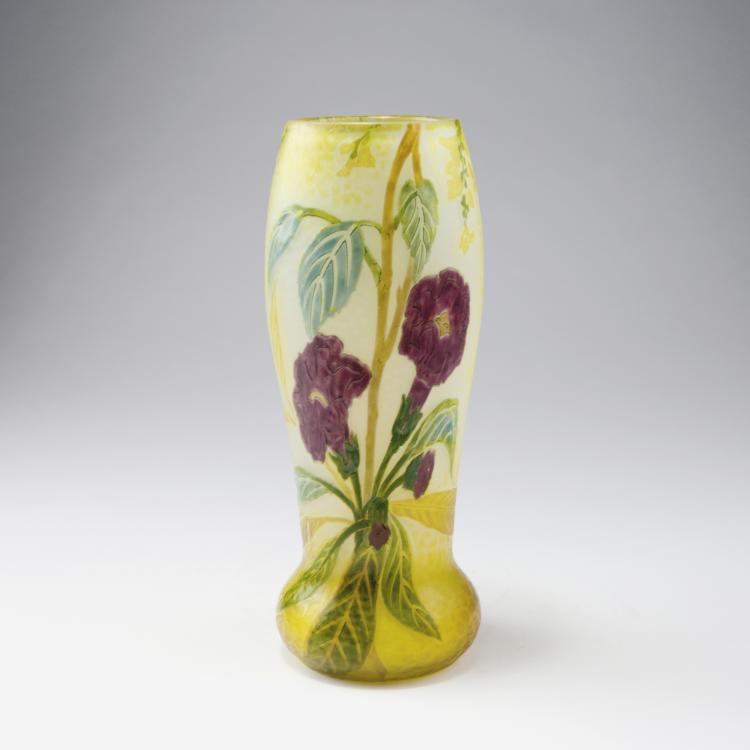 Hauptbild zu Objekt, Marqueterie-Vase 'Cytises et primev&egrave;res', 1901-03, Christian, D&eacute;sir&eacute;, Meisenthal, 123 8