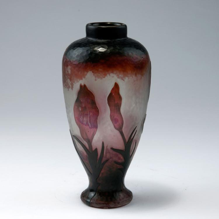 Bild 1 zu Objekt, 'Crocus' martel&eacute; vase, 1899, Daum Fr&egrave;res, Nancy, 123 16