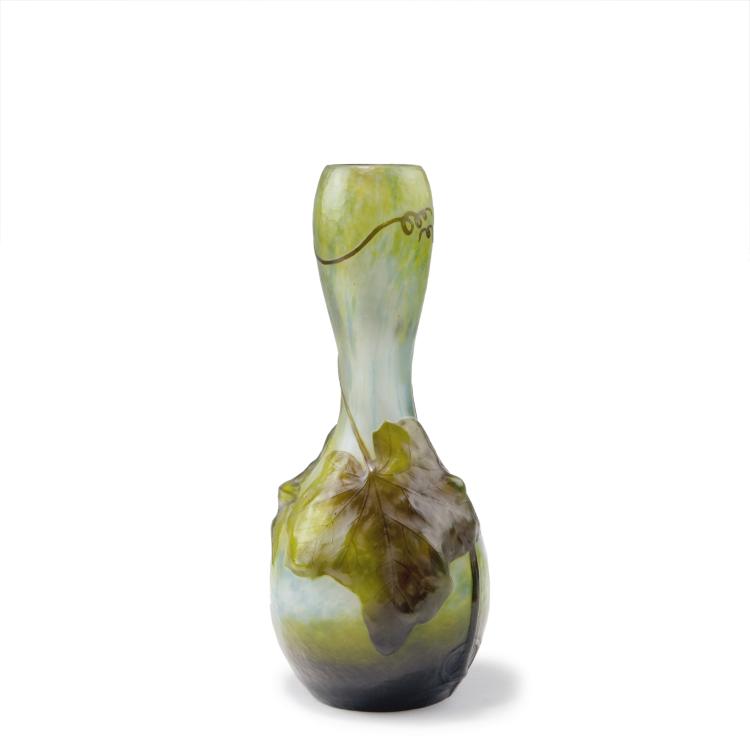 Bild 1 zu Objekt, 'Coloquinte en fleurs' souffl&eacute; vase, 1906, Daum Fr&egrave;res, Nancy, 123 29