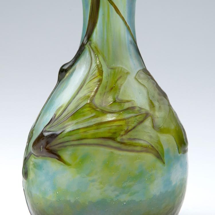 Bild 3 zu Objekt, 'Coloquinte en fleurs' souffl&eacute; vase, 1906, Daum Fr&egrave;res, Nancy, 123 29