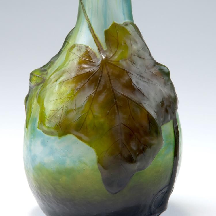 Bild 4 zu Objekt, 'Coloquinte en fleurs' souffl&eacute; vase, 1906, Daum Fr&egrave;res, Nancy, 123 29