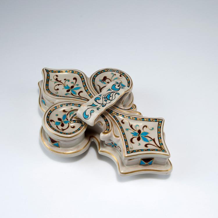 Bild 1 zu Objekt, 'Fleur de lys' box and cover, 1881, Gall&eacute;, Emile, Nancy, 123 682