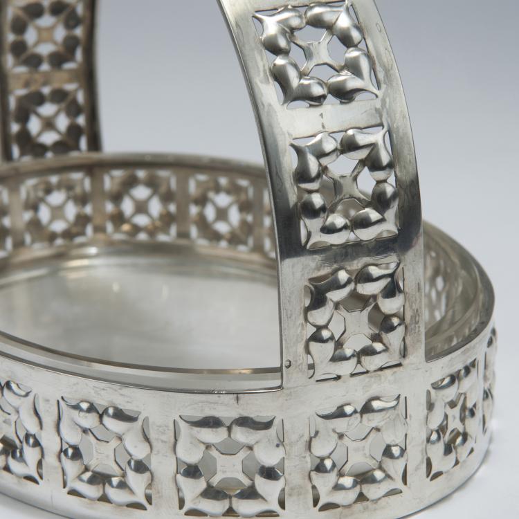 Bild 2 zu Objekt, Small bowl with handles, c1909, Josef Hoffmann, Wiener Werkst&auml;tte, Wien, 124A 6