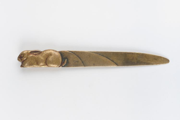 Hauptbild zu Objekt, 'Rabbit' letter opener, c1910, Guy, 123 809