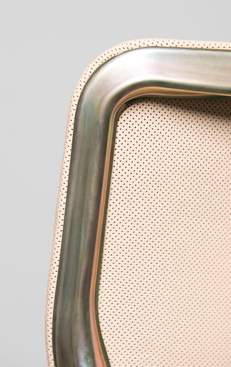 Bild 4 zu Objekt, Prototyp Stuhl 'SF CH GL 000' der ersten Post-Produktions-Serie,  2012/13, Stefan Diez, Stefan Diez Office, M&uuml;nchen; Schellmann Furniture, M&uuml;nchen, 122C 228