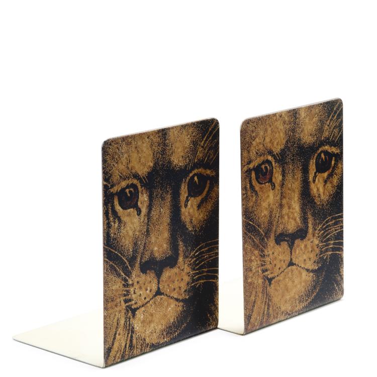 Hauptbild zu Objekt, Zwei B&uuml;cherst&uuml;tzen 'Leone', 1950er Jahre, Piero Fornasetti, Fornasetti, Mailand, 122A 124