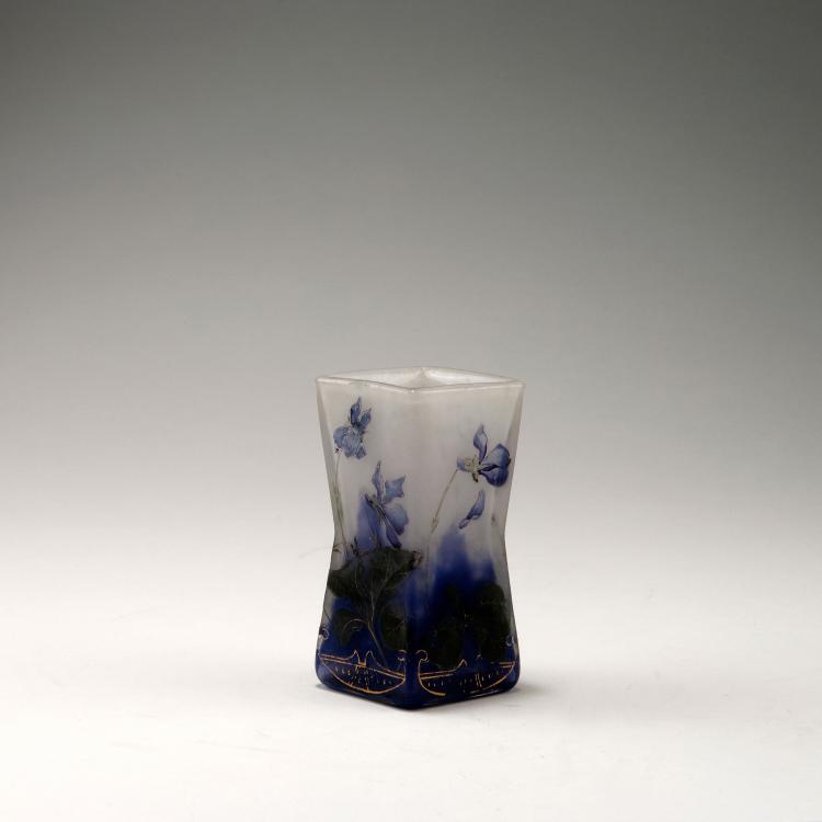Bild 1 zu Objekt, 'Violettes' vase, c1905, Daum Fr&egrave;res, Nancy, 123 233