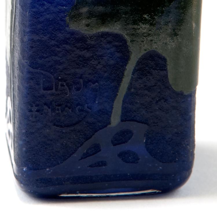 Bild 2 zu Objekt, 'Violettes' vase, c1910, Daum Fr&egrave;res, Nancy, 123 234