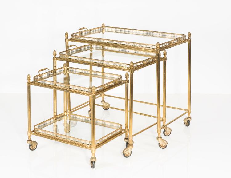 Bild 2 zu Objekt, Three nesting tables, 1950s, Italien, 122A 47