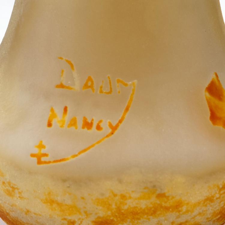 Bild 2 zu Objekt, 'Papillon' vase, c1915, Daum Fr&egrave;res, Nancy, 123 258