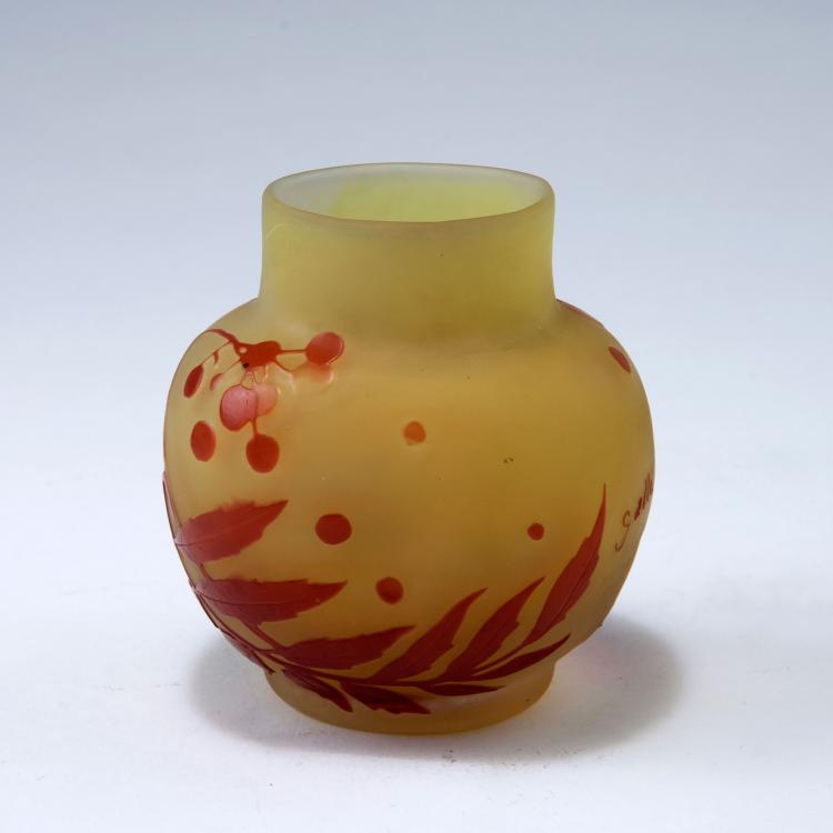 Bild 1 zu Objekt, Small 'Sorbier' vase, 1906-14, Gall&eacute;, Emile, Nancy, 123 324