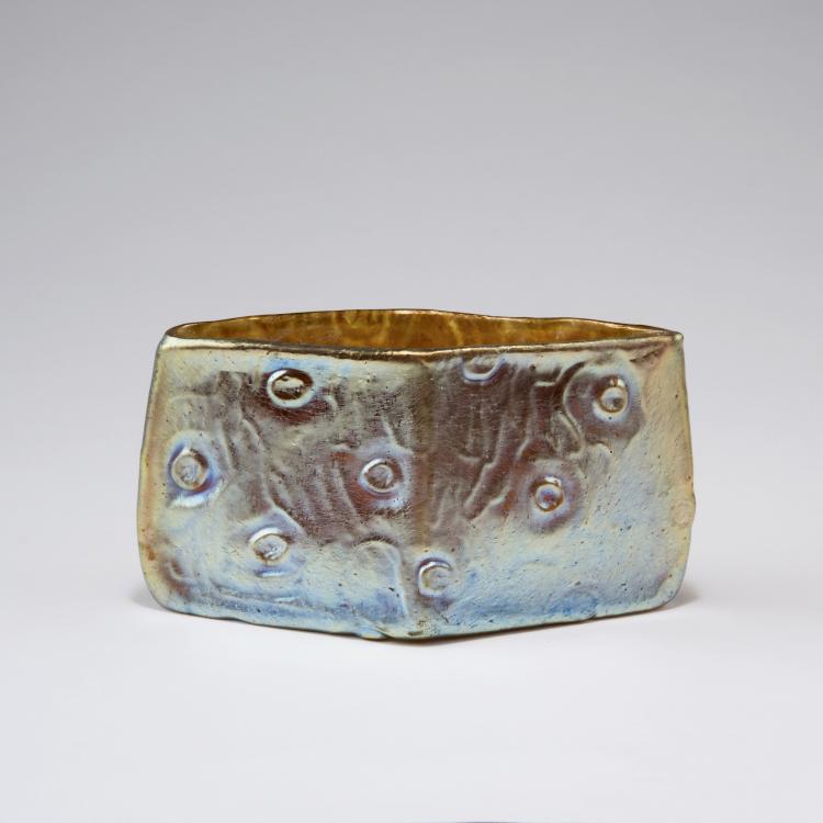 Hauptbild zu Objekt, 'Rusticana' jardiniere, 1899, L&ouml;tz Wwe., Klosterm&uuml;hle, 123 470