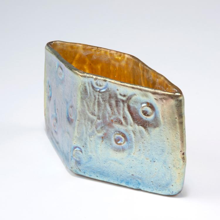 Bild 1 zu Objekt, 'Rusticana' jardiniere, 1899, L&ouml;tz Wwe., Klosterm&uuml;hle, 123 470