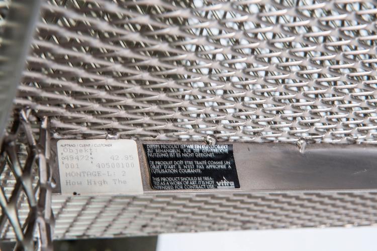 Bild 3 zu Objekt, 'How high the Moon' chair, 1986, Shiro Kuramata, Vitra, Weil am Rhein, 122C 219