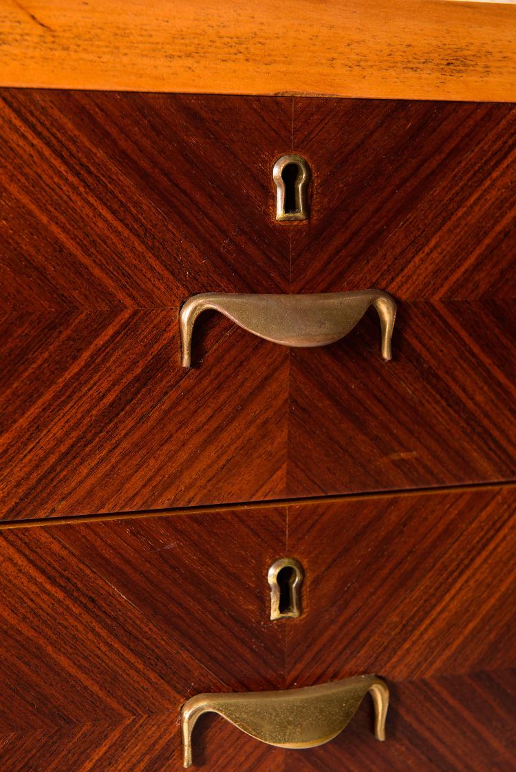 Bild 2 zu Objekt, Anrichte, um 1950, Paolo Buffa, Italien, 122A 29