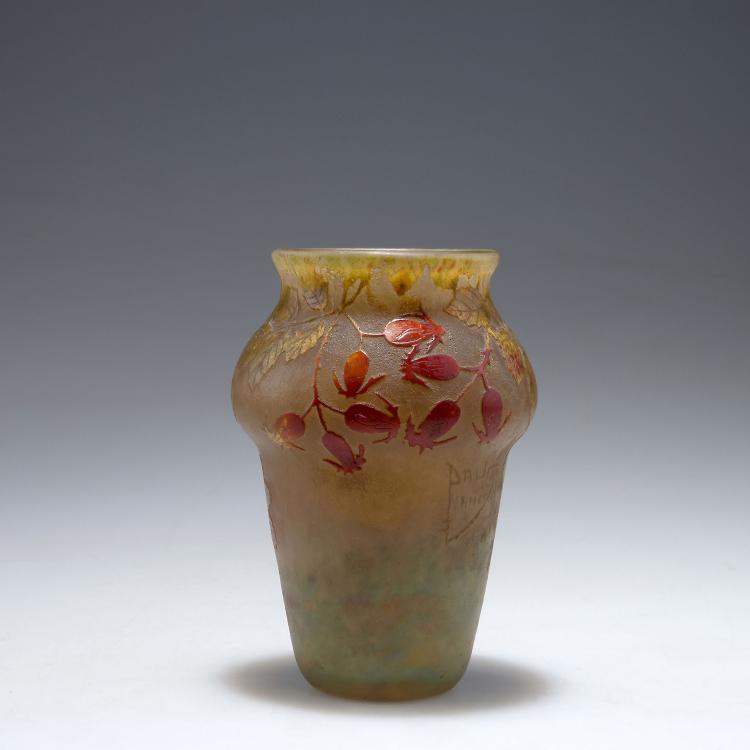 Bild 1 zu Objekt, 'Les fruits rouges de l'&eacute;glantier' vase, 1913, Henri Berg&eacute;, Daum Fr&egrave;res, Nancy, 123 256