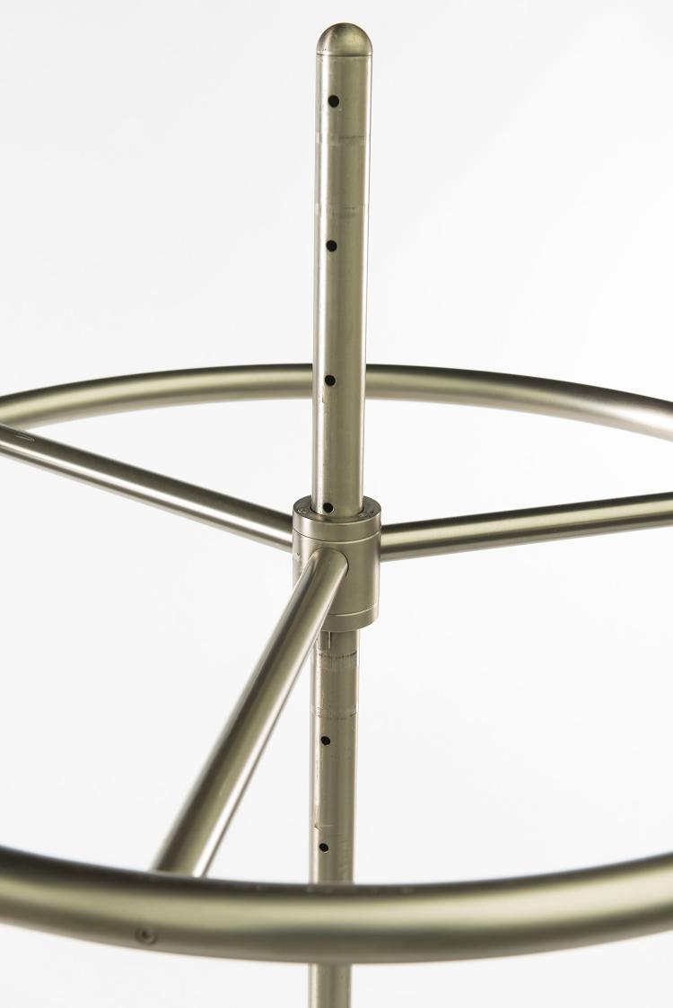 Bild 3 zu Objekt, Display shelf, 1992, Marc Newson, Cappellini, Mailand, 124A 89