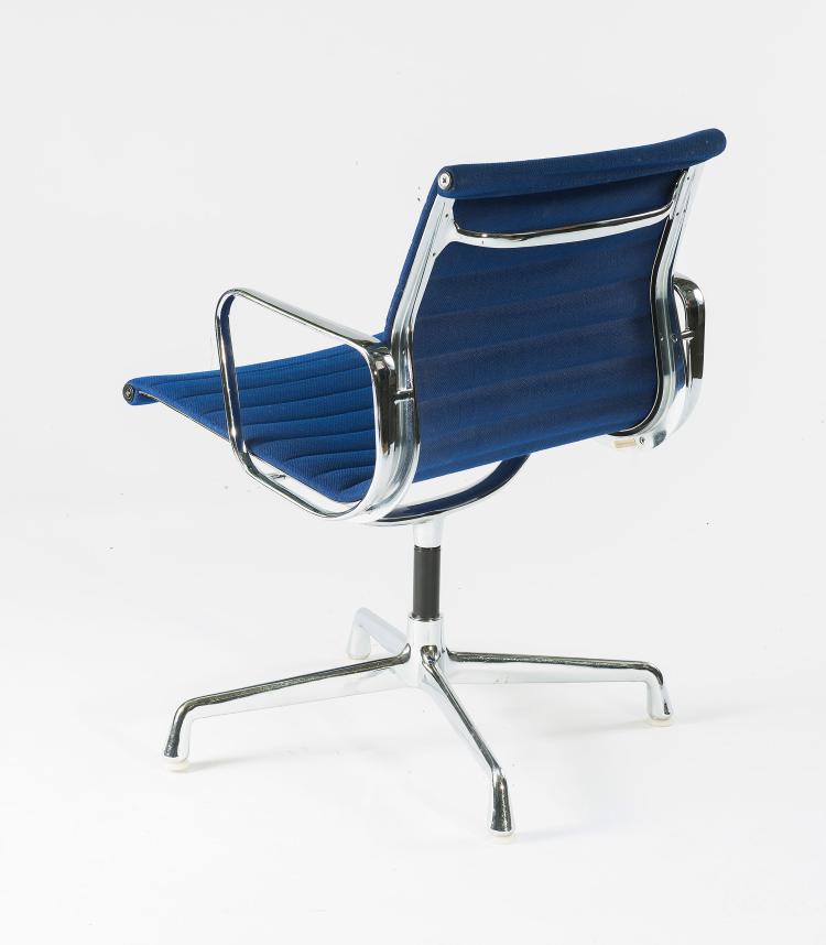 Bild 2 zu Objekt, 'Aluminium group' armchair, 1958, Vitra Design, Weil am Rhein, 125B 300