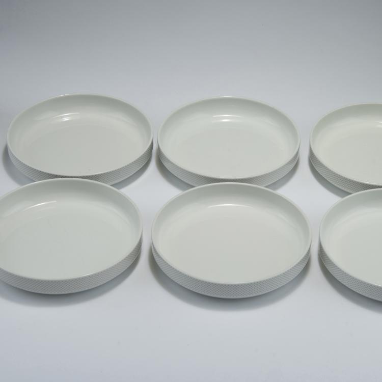 Bild 2 zu Objekt, Stapelteller und Besteck 'Lufthansa', 1984, Wolf Karnagel, Hutschenreuther, Selb; Picard & Wielp&uuml;tz, Solingen, 125B 351