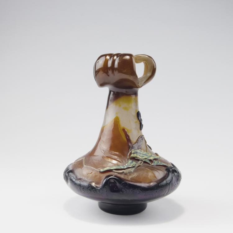 Bild 3 zu Objekt, Important Marqueterie vase 'La Girofl&eacute;e des Murailles' with a quote by Victor Hugo, c1900, Gall&eacute;, Emile, Nancy, 123 59