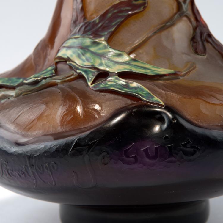 Bild 5 zu Objekt, Important Marqueterie vase 'La Girofl&eacute;e des Murailles' with a quote by Victor Hugo, c1900, Gall&eacute;, Emile, Nancy, 123 59