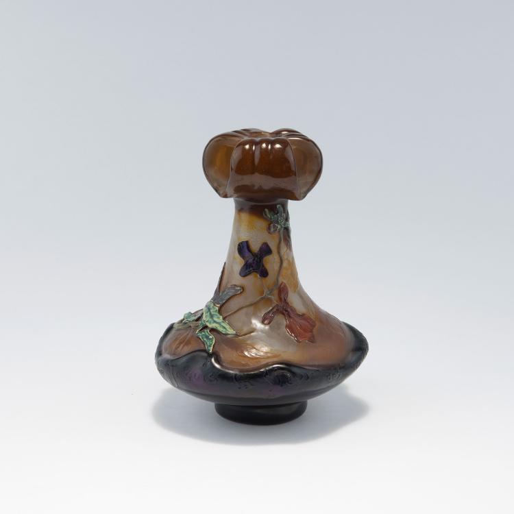 Bild 6 zu Objekt, Important Marqueterie vase 'La Girofl&eacute;e des Murailles' with a quote by Victor Hugo, c1900, Gall&eacute;, Emile, Nancy, 123 59