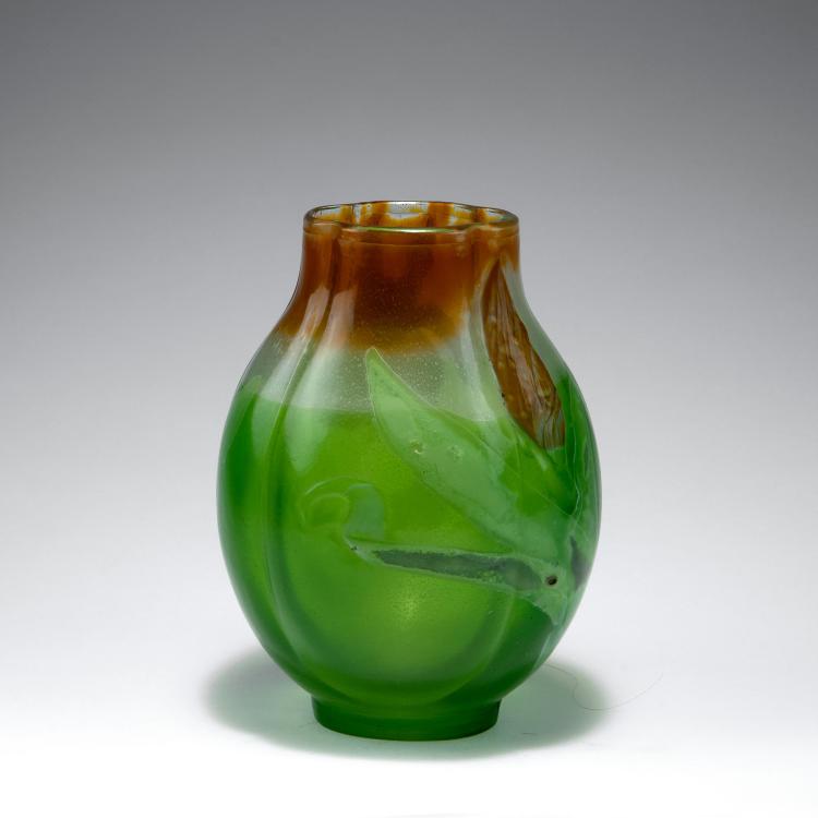 Bild 1 zu Objekt, 'Iris' Marqueterie vase, c1900, Gall&eacute;, Emile, Nancy, 123 68